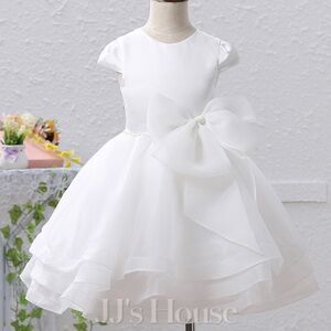 JJs House white flower girl dress with bow